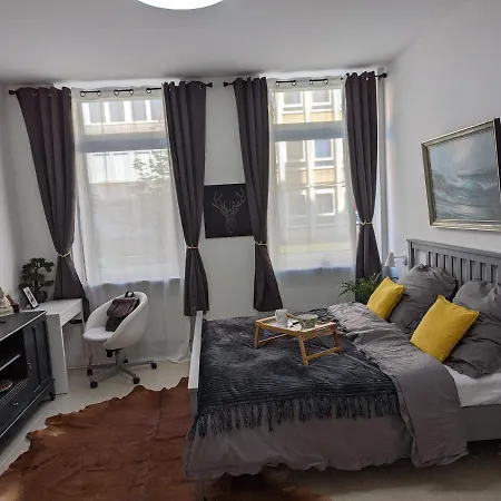 Schoenes Im Zentrum Von Ii Apartamento *