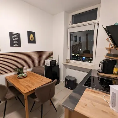 Schoenes Im Zentrum Von Ii דירה *