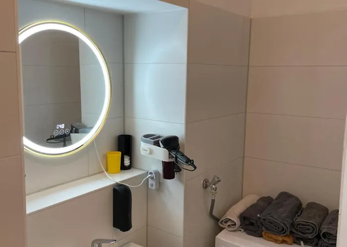 Schoenes Im Zentrum Von Ii דירה קובלנץ