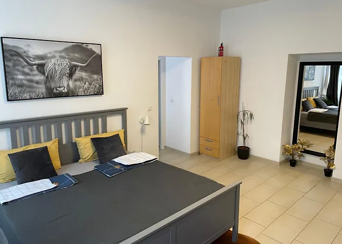 Apartment Schoenes Im Zentrum Von Ii *